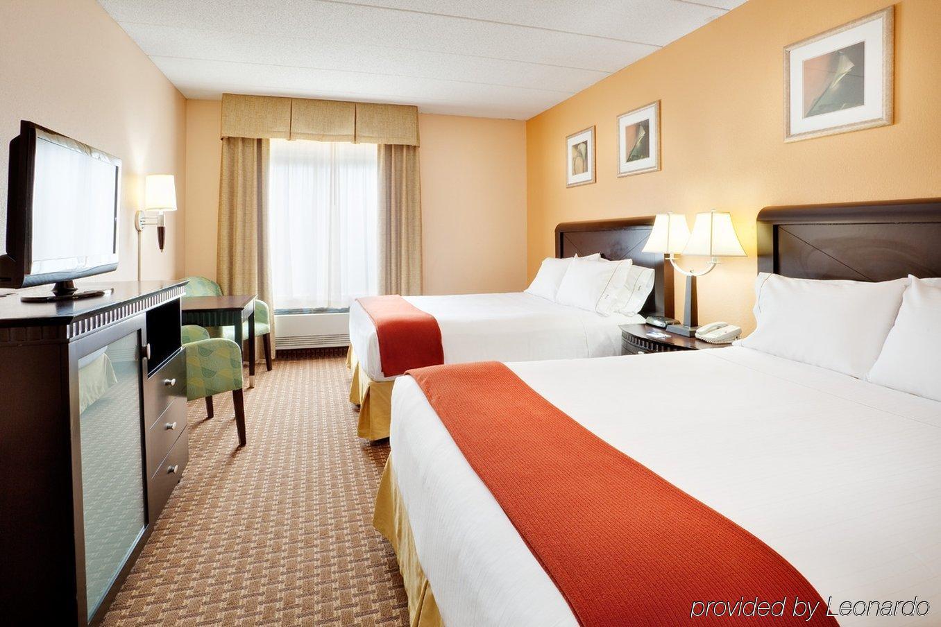 Baymont By Wyndham East Windsor Bradley Airport Hotel Стая снимка