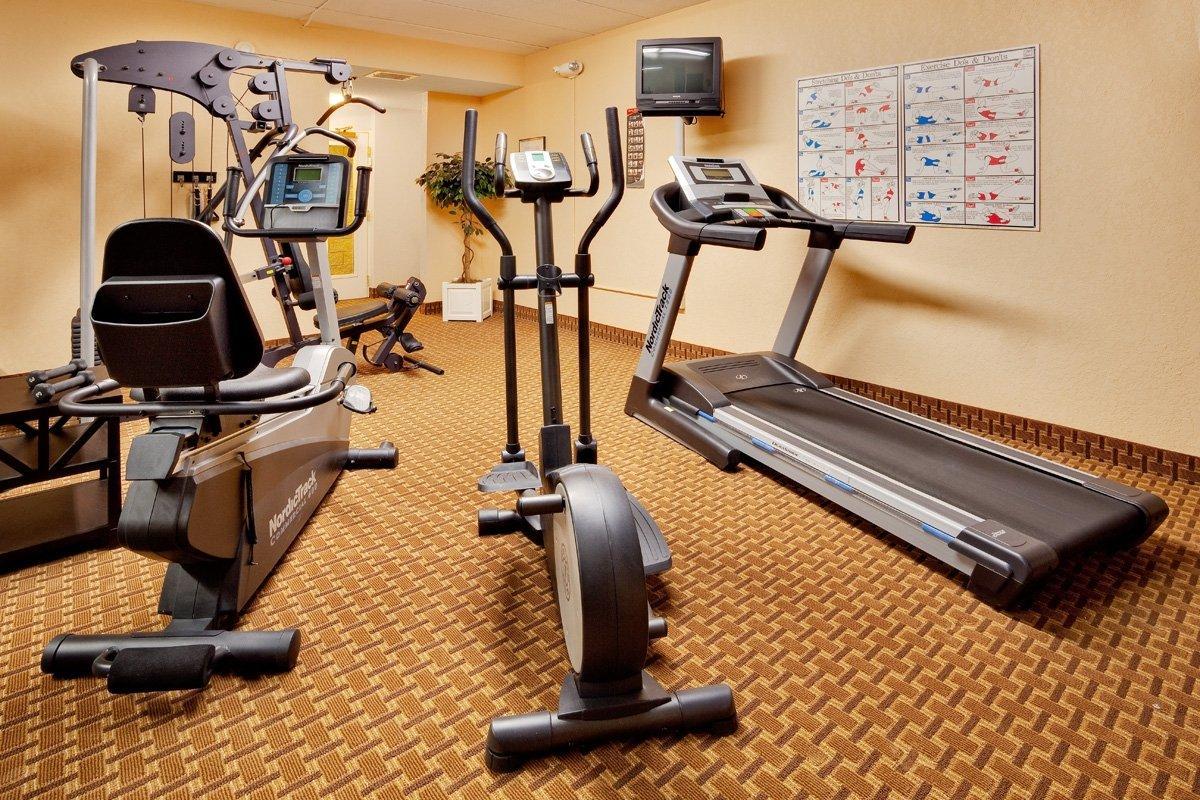 Baymont By Wyndham East Windsor Bradley Airport Hotel Екстериор снимка