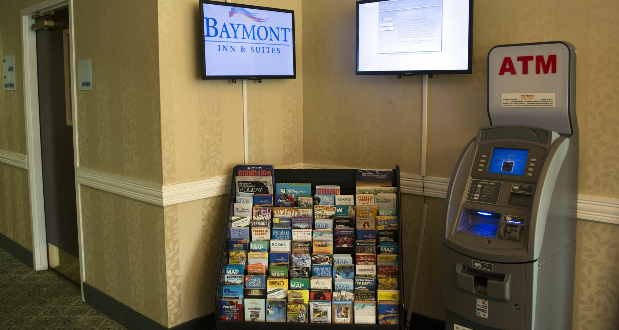 Baymont By Wyndham East Windsor Bradley Airport Hotel Екстериор снимка