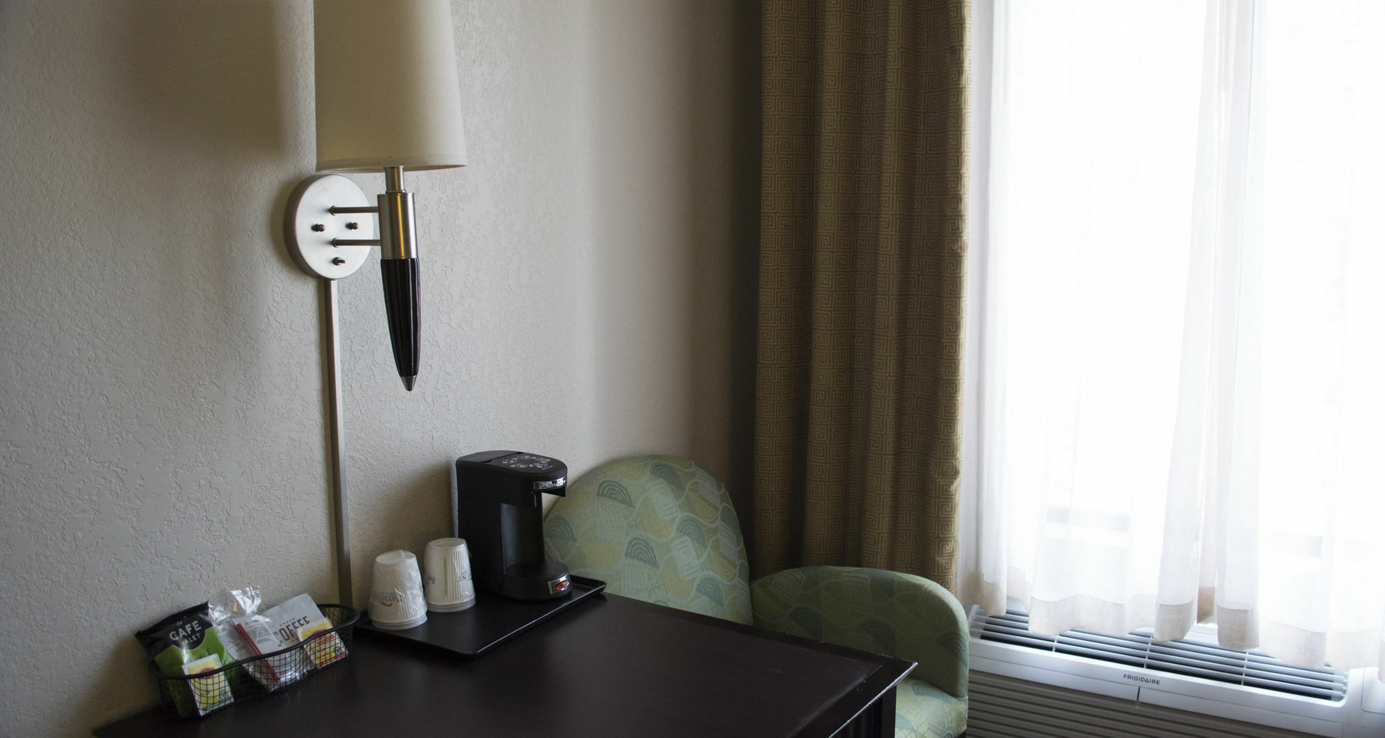Baymont By Wyndham East Windsor Bradley Airport Hotel Екстериор снимка