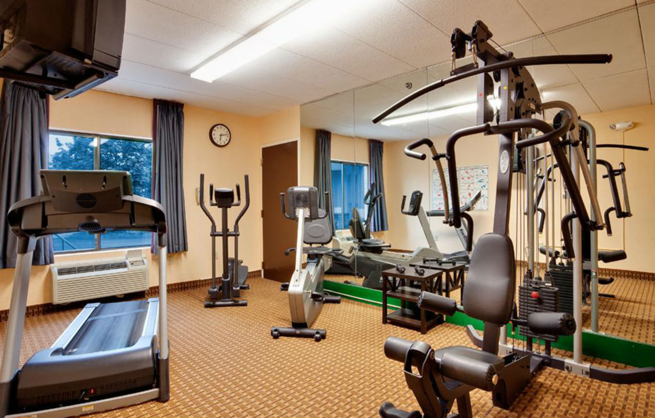 Baymont By Wyndham East Windsor Bradley Airport Hotel Екстериор снимка